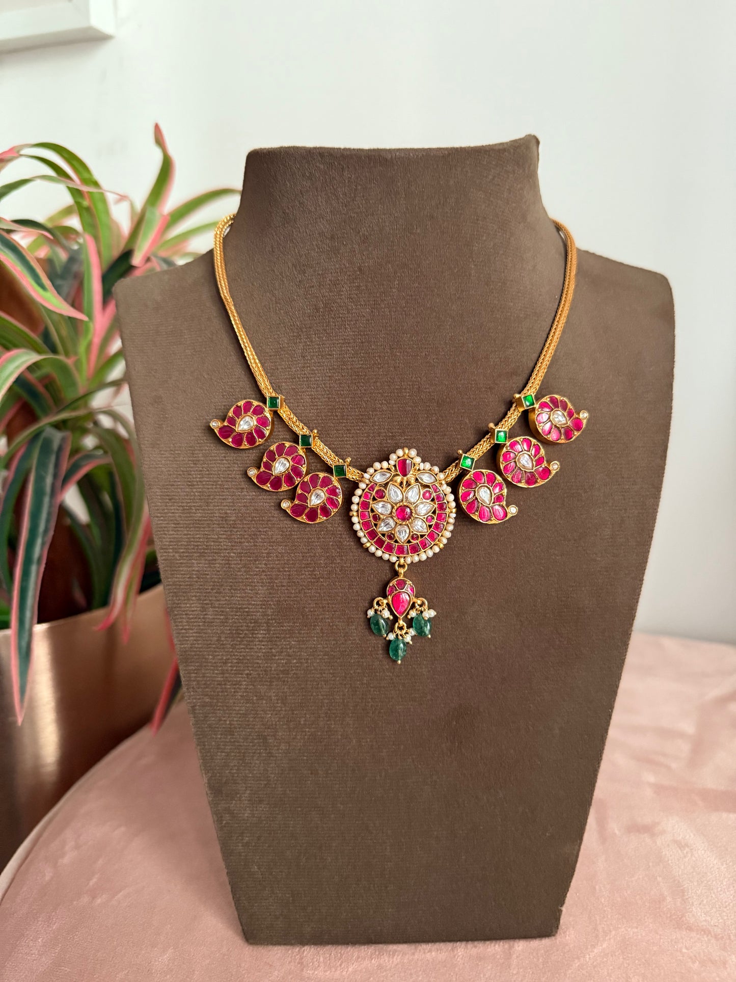 Mango Short Kundan Necklace