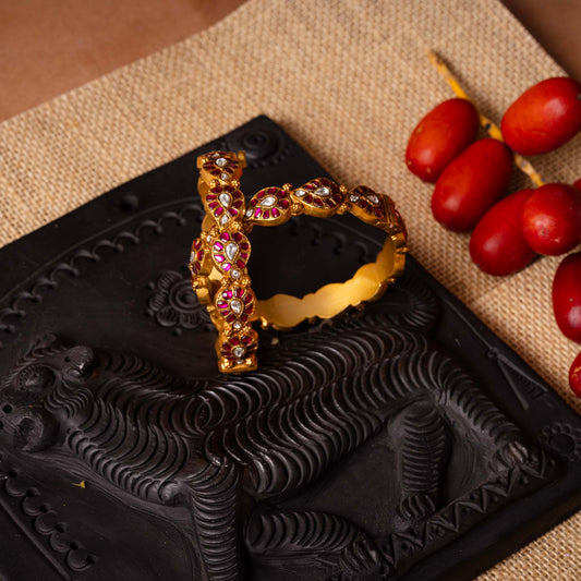 Red Mango Kundan Bangle