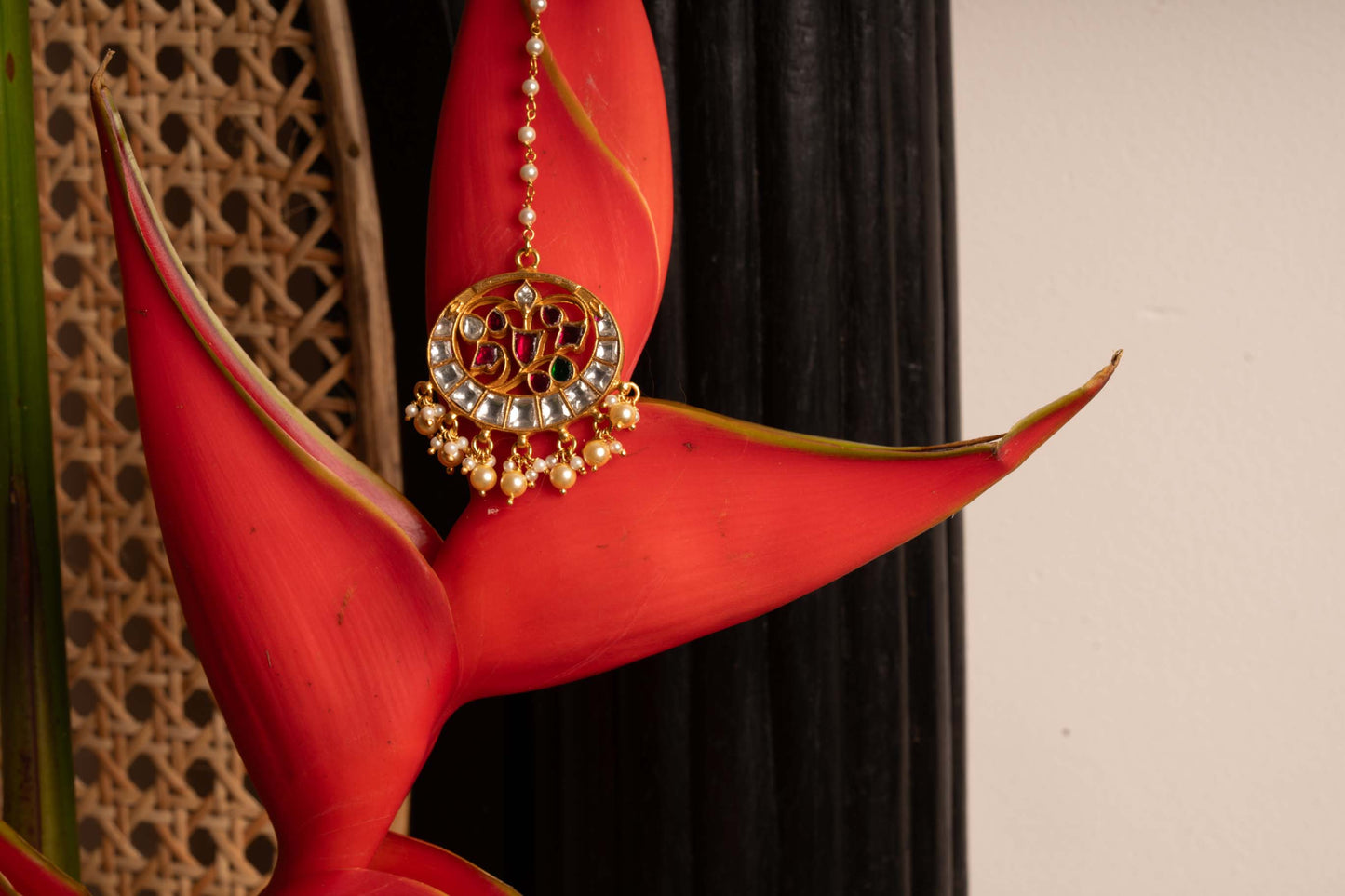 White Kundan Maangtika
