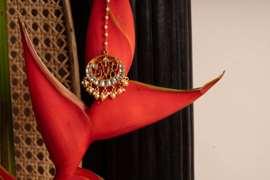 White Kundan Maangtika