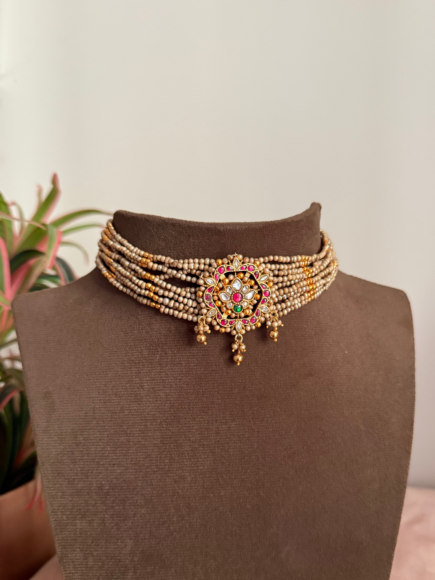 Kundan Peral Chocker