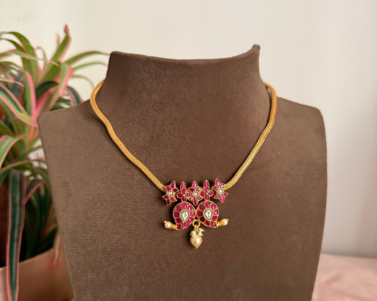 Kundan Mango Motifs Chocker